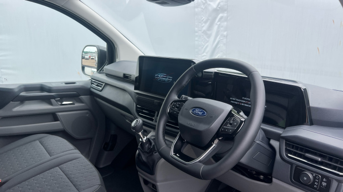 Ford Transit Custom 320 L1 Diesel Fwd 2.0 EcoBlue 150ps H1 Double Cab Van Limited - Image 11